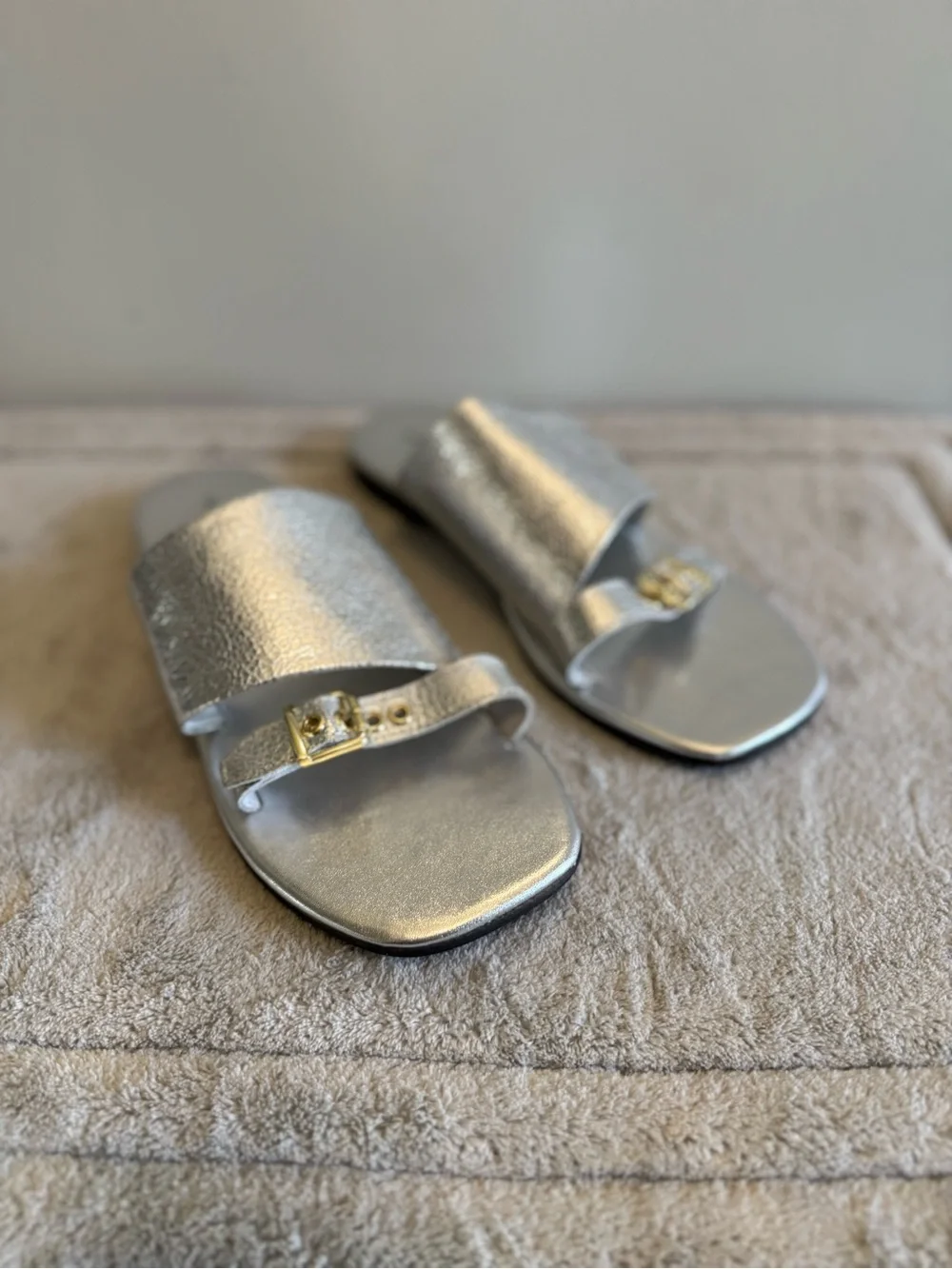 Free People Mila Metallic Silver Women’s Slide Sandals with Toe Strap NEW